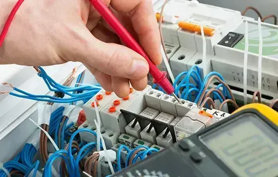 Professional electrician in Maida Vale